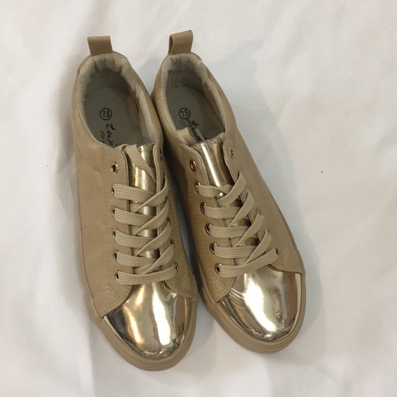 TWISTED womans KIX faux leather metallic sneaker - Picture 2 of 7